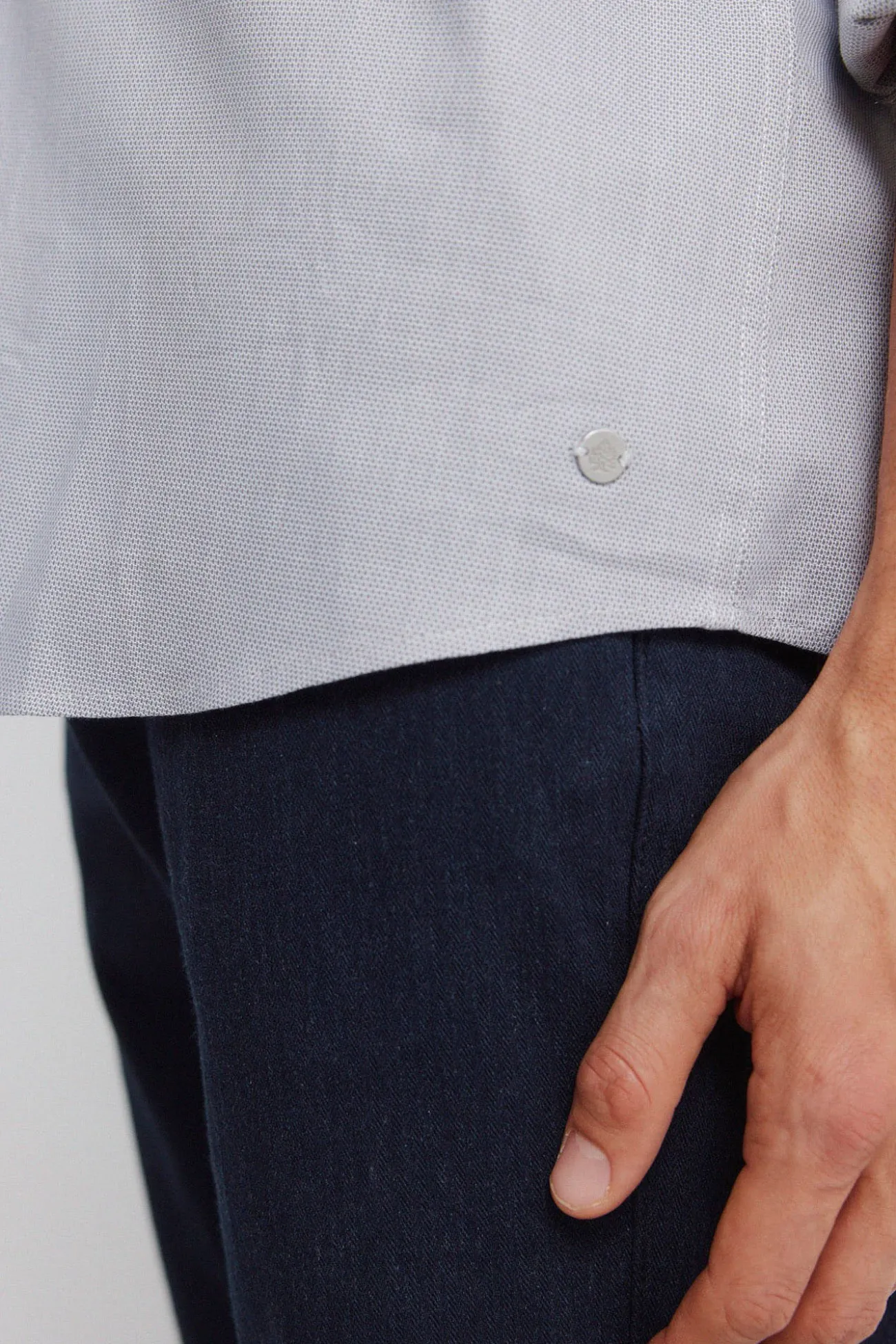 Chemise habillée à la structure facile d'entretien