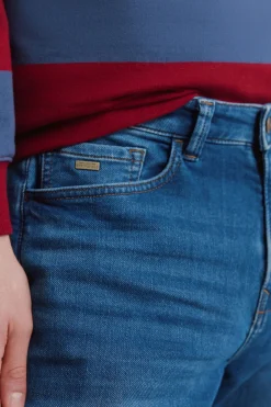Jeans coupe slim d&eacute;lav&eacute; moyen