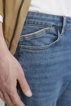 Jeans slim d&eacute;lavage fonc&eacute; moyen