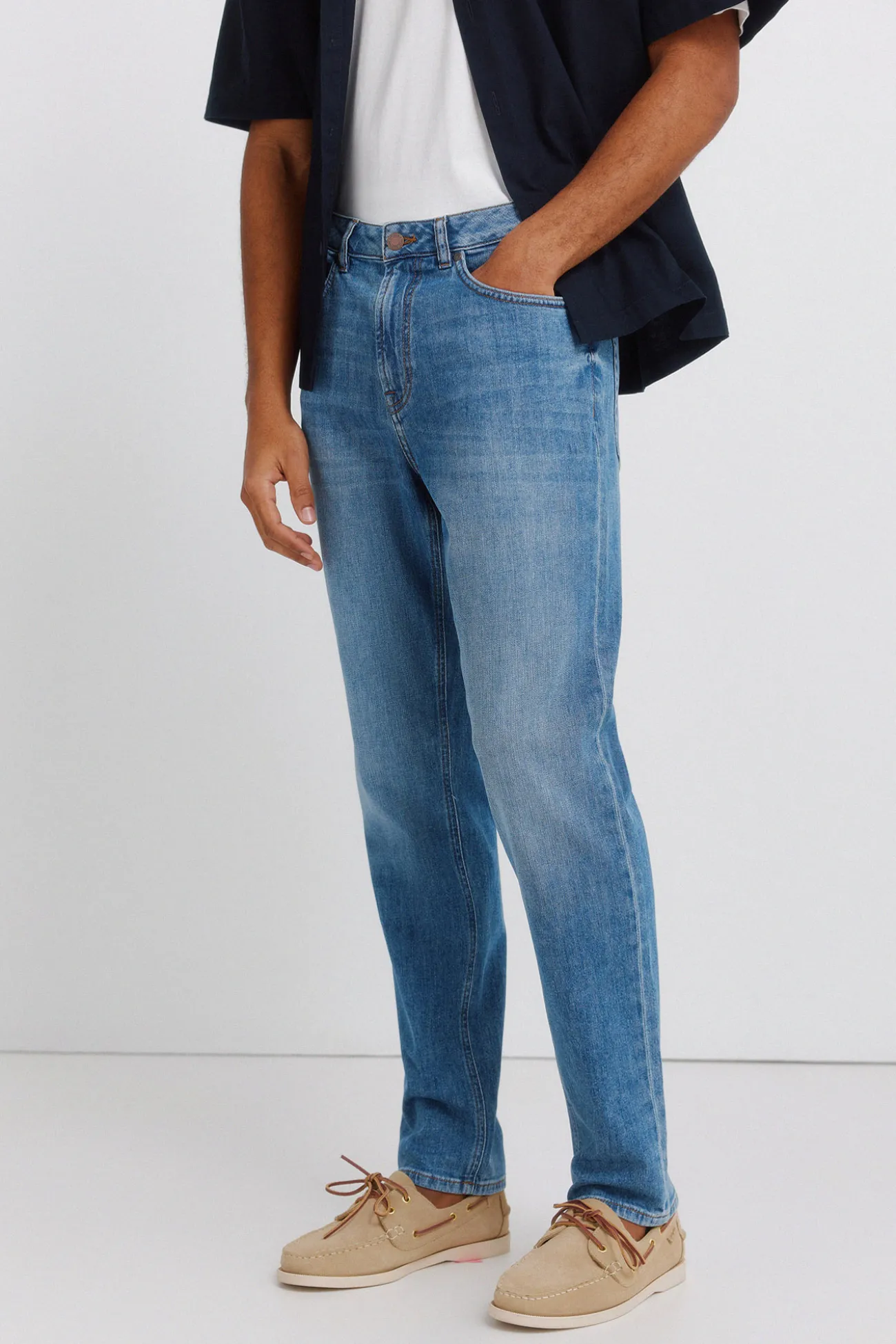 Jeans ultra-légers délavés moyens coupe slim