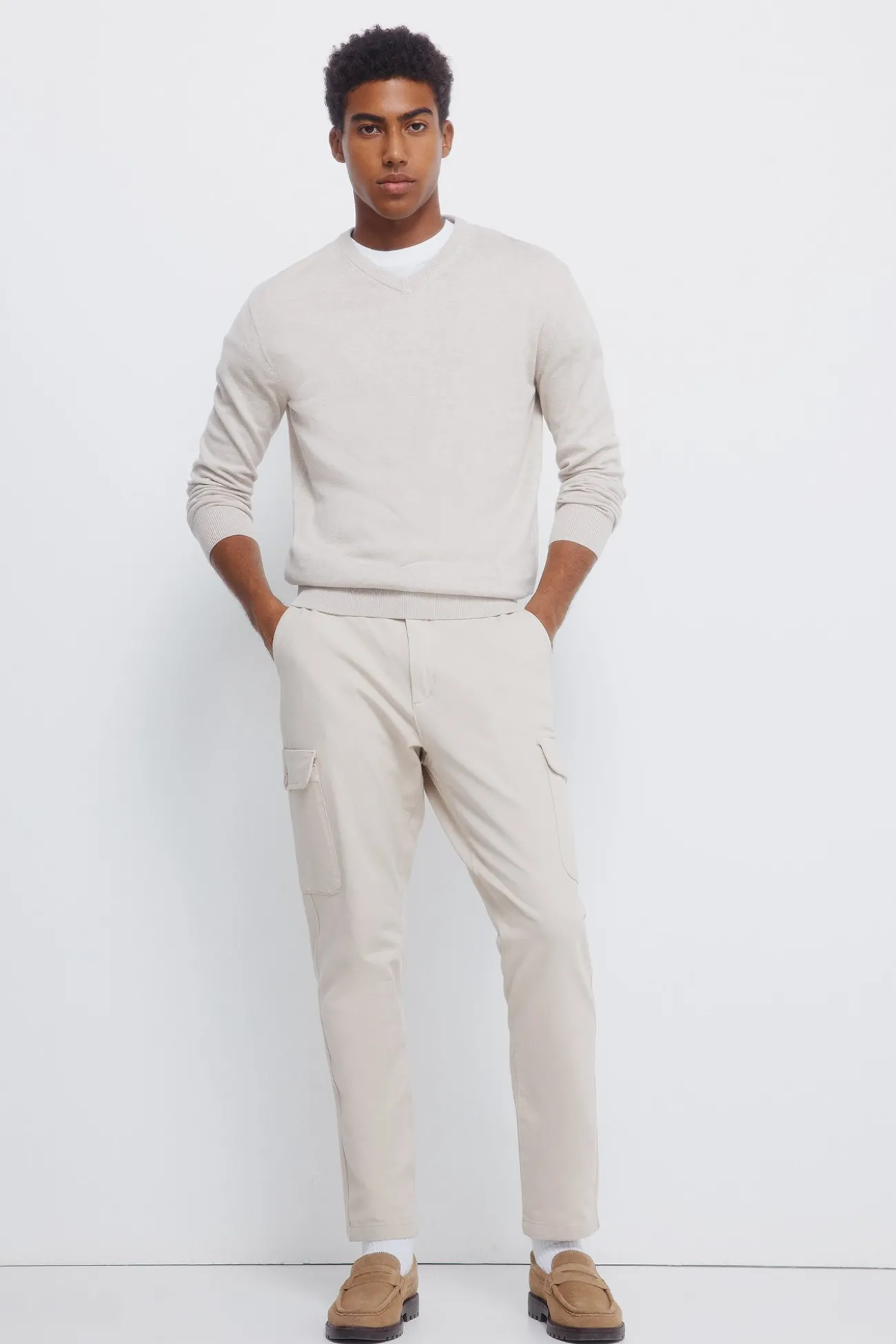 Pull basique à col en V