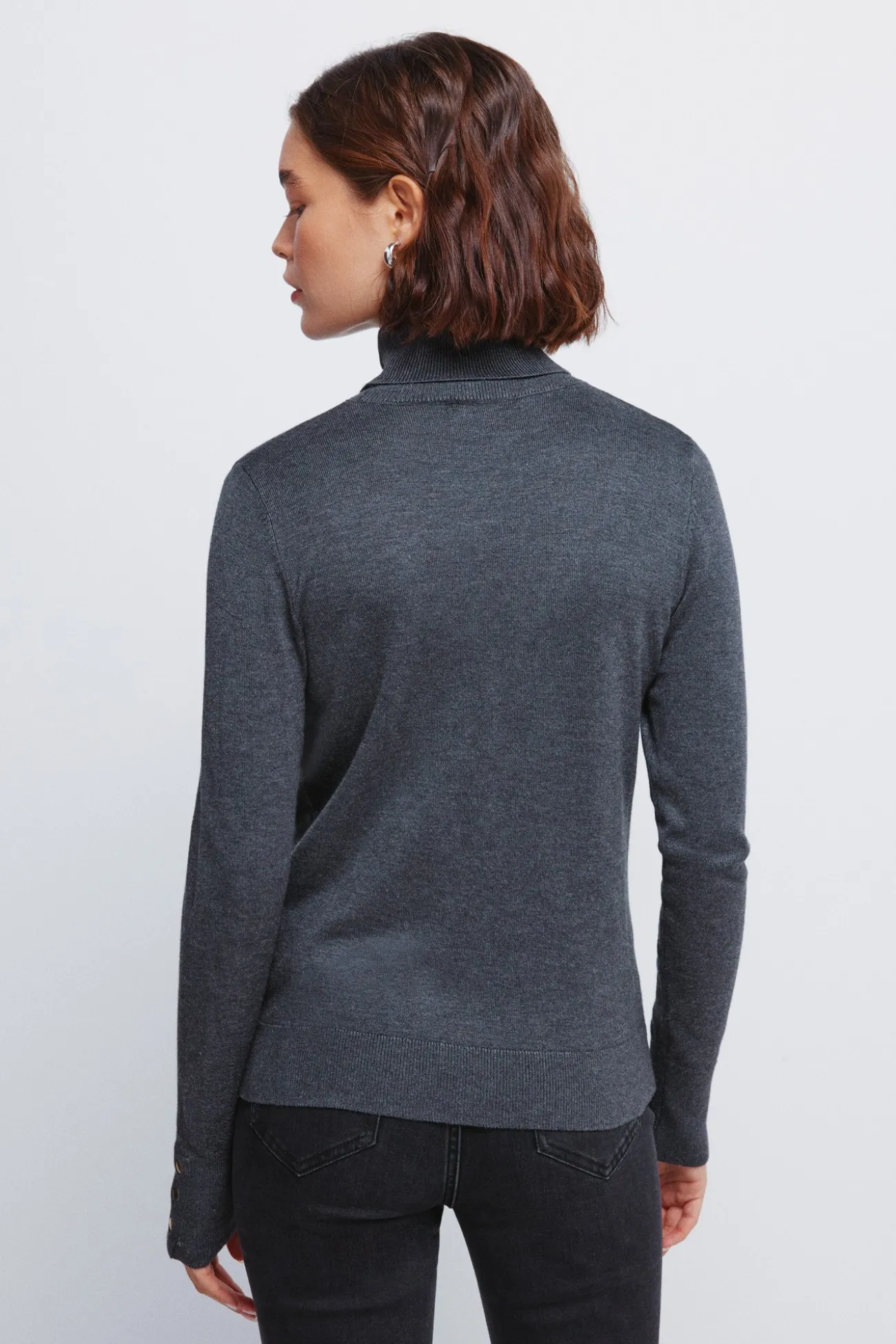 Pull col avec boutons et poignets