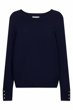 Pull fin boutons poignets