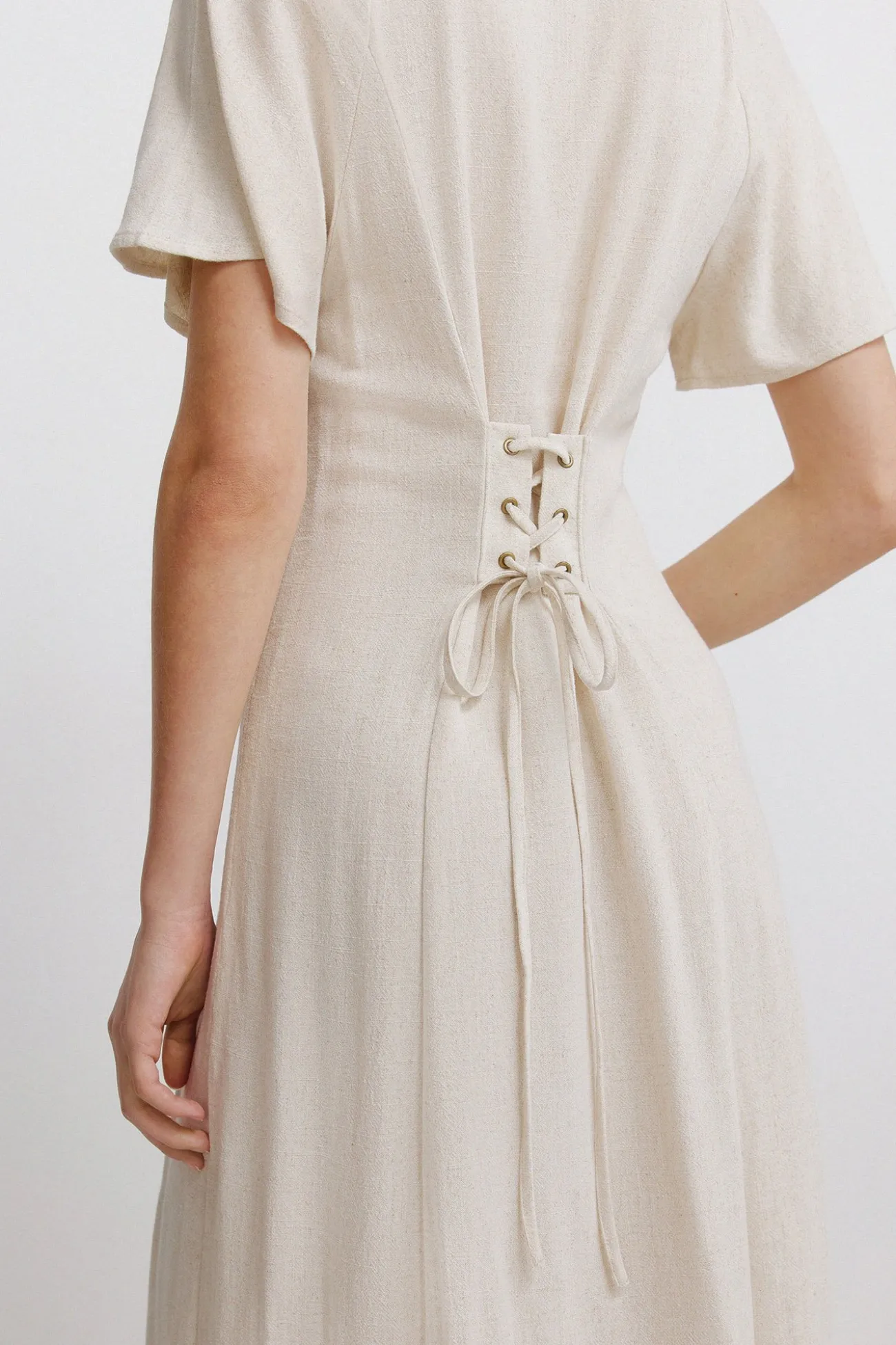 Robe midi dos croisé