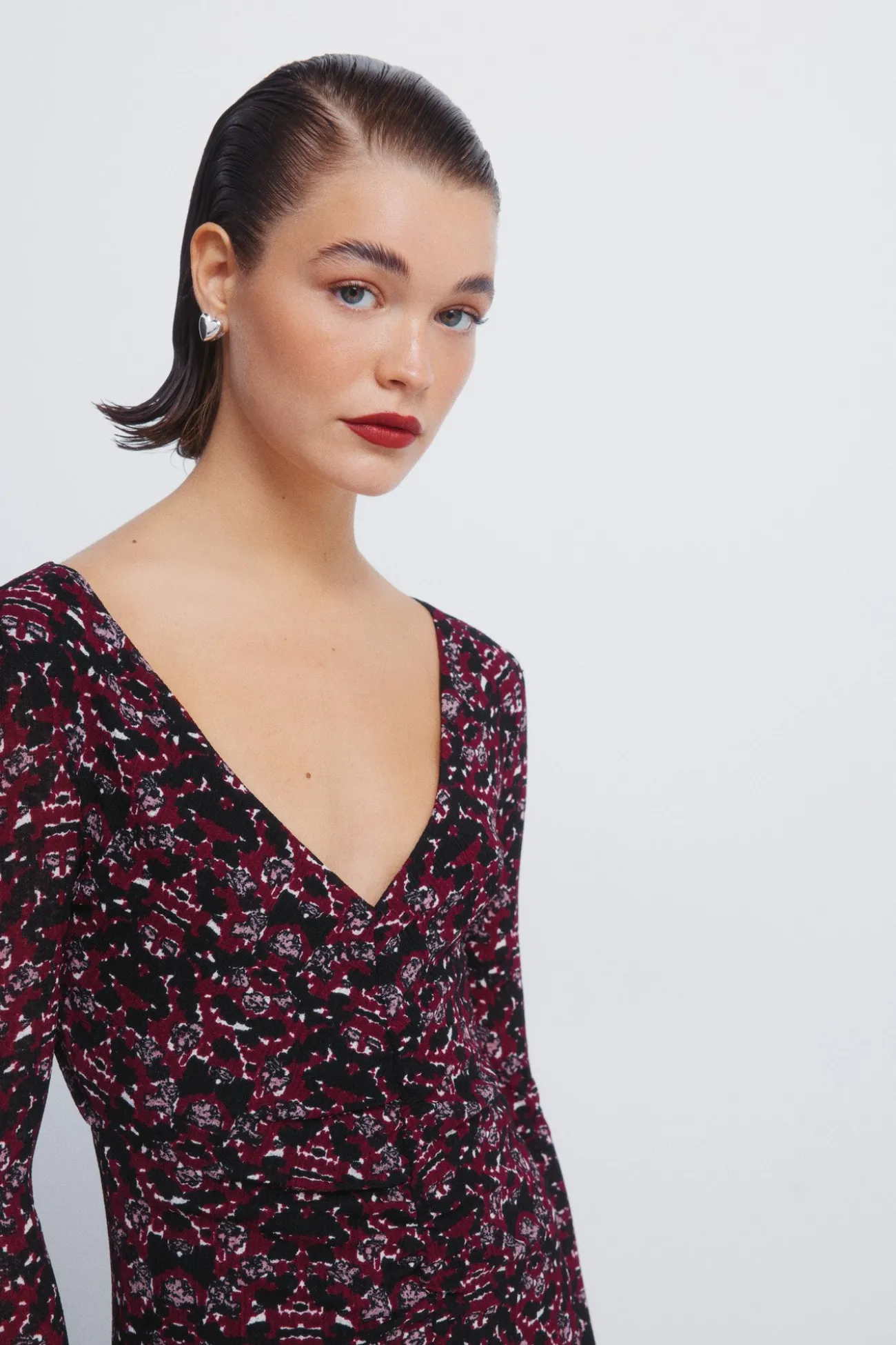 Robe midi imprimé à décolleté froncé