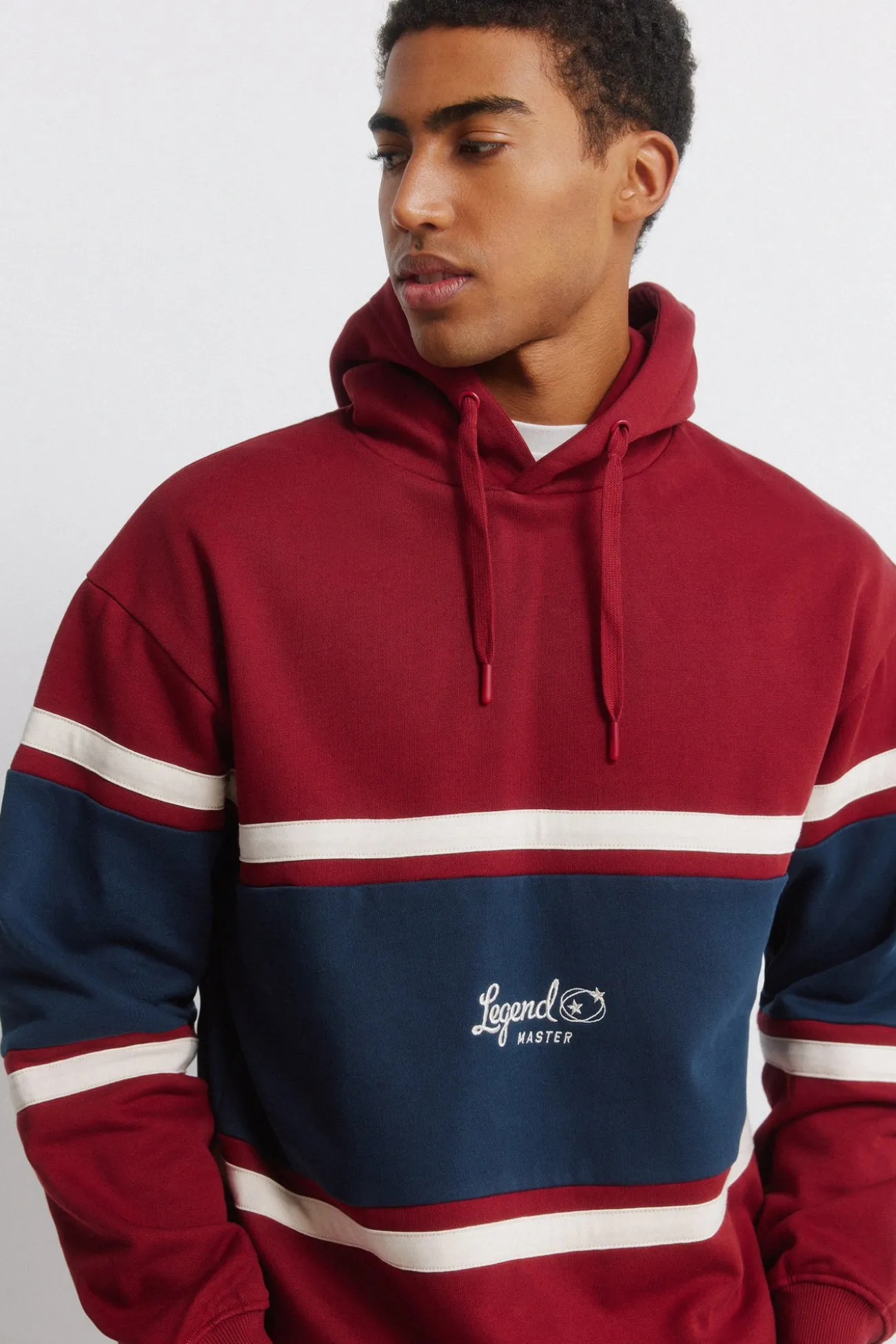 Sweat-shirt à capuche à découpes