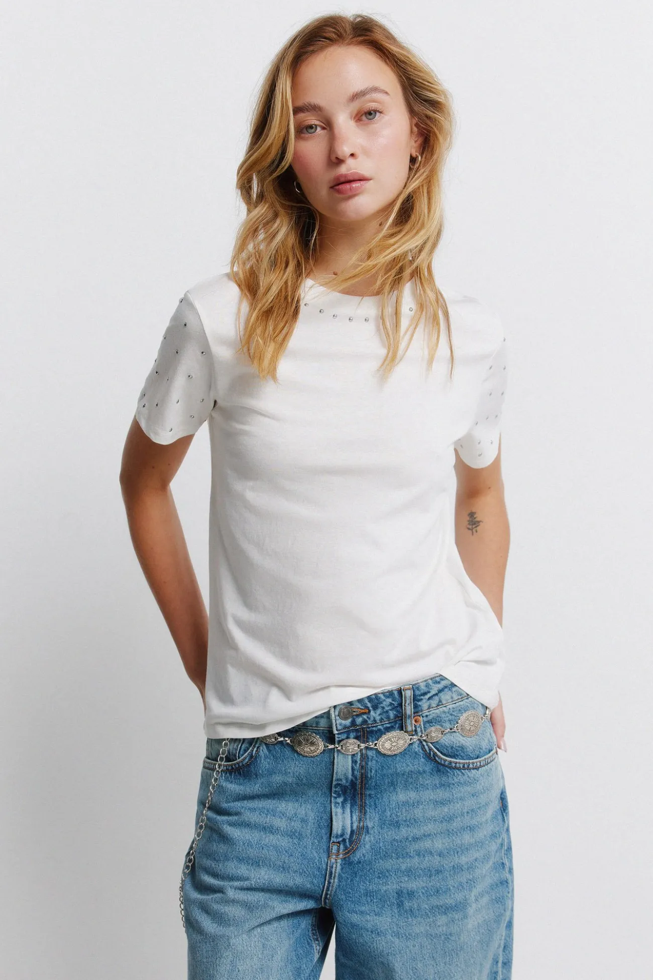 T-shirt à clous manches courtes