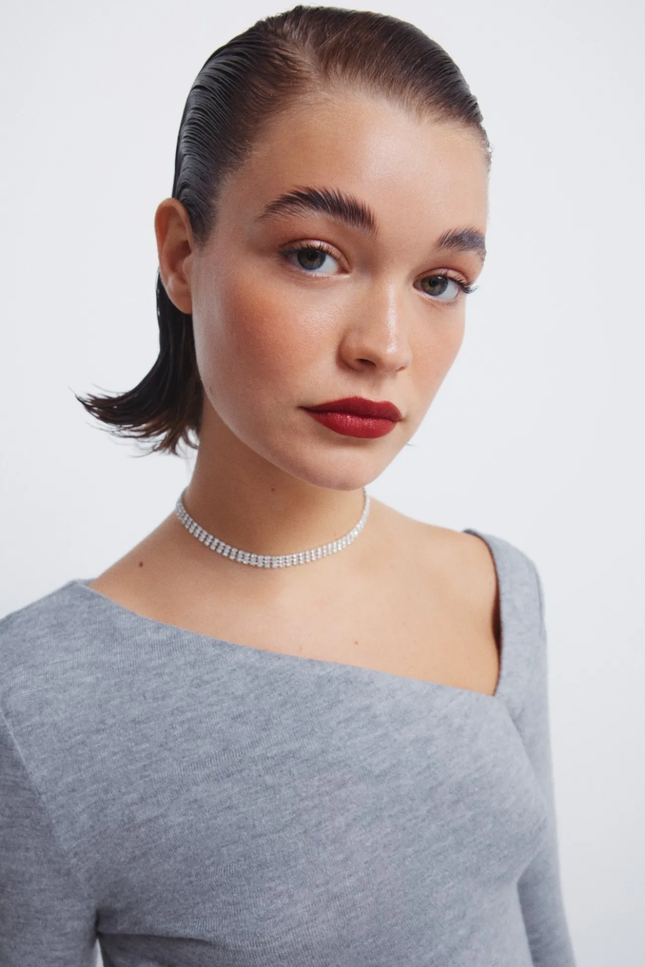 T-shirt à décolleté asymétrique