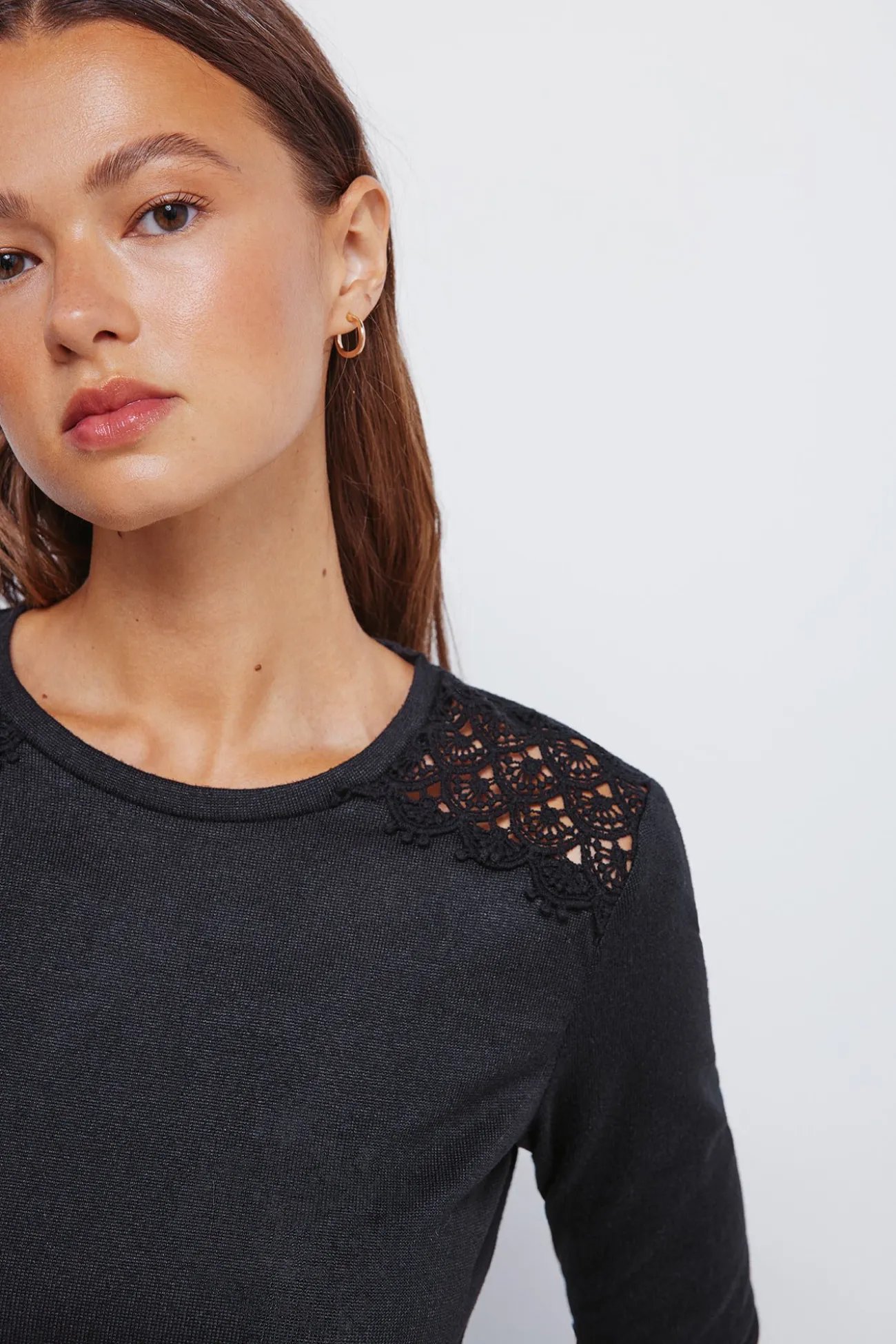 T-shirt à épaules en crochet