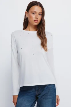 T-shirt clouté positionné