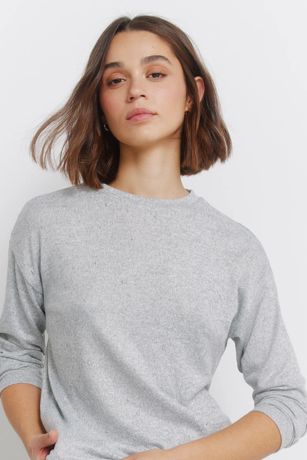 T-shirt clouté sur le devant