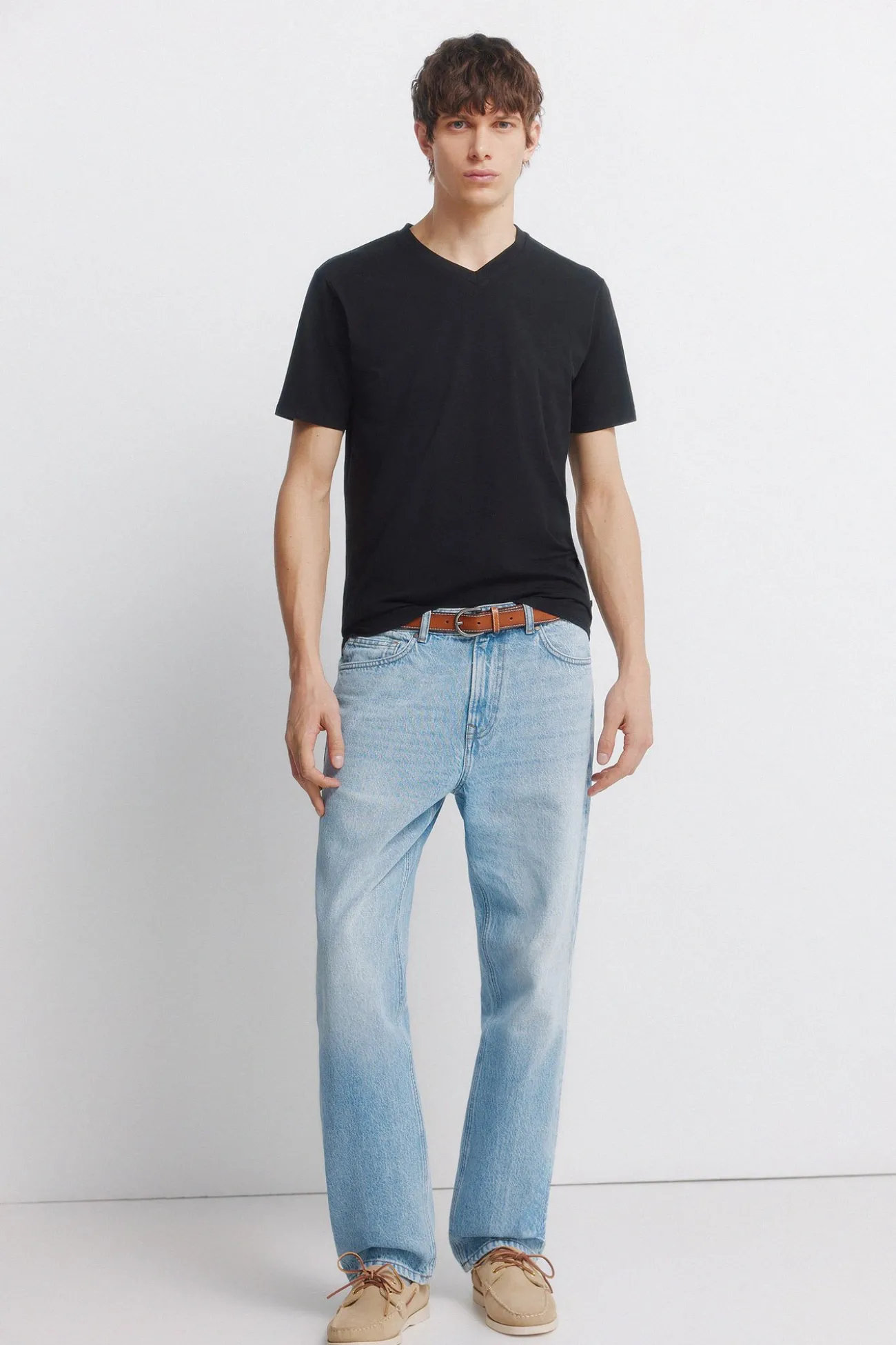 T-shirt col en V coupe slim en lycra