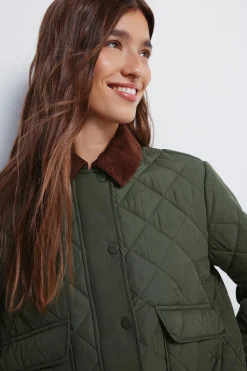 Veste courte matelass&eacute;e avec col en velours c&ocirc;tel&eacute;