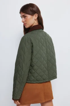 Veste courte matelass&eacute;e avec col en velours c&ocirc;tel&eacute;