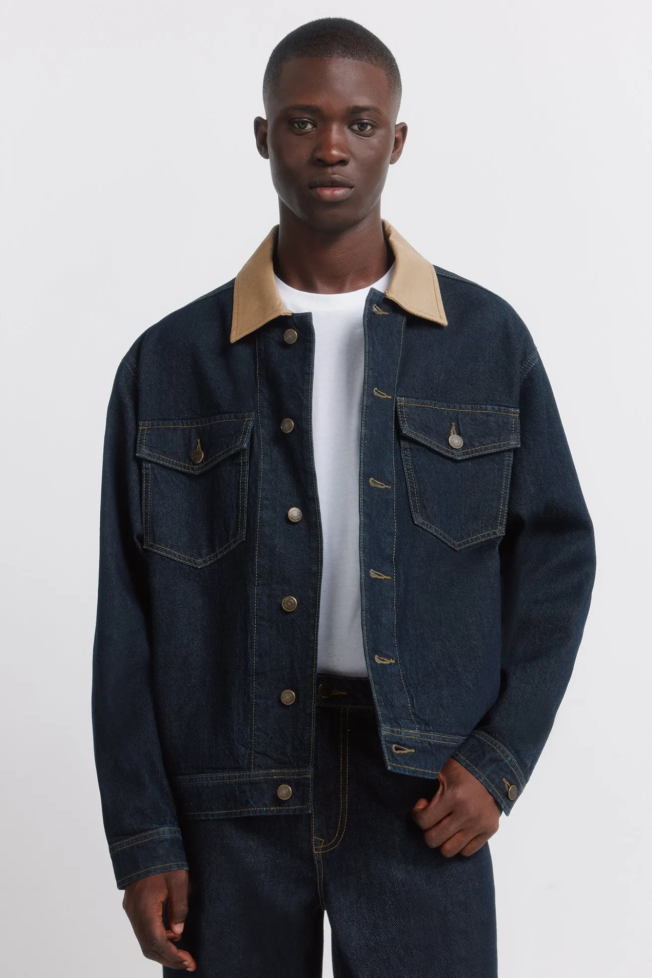 Veste en jean oversize avec col contrasté