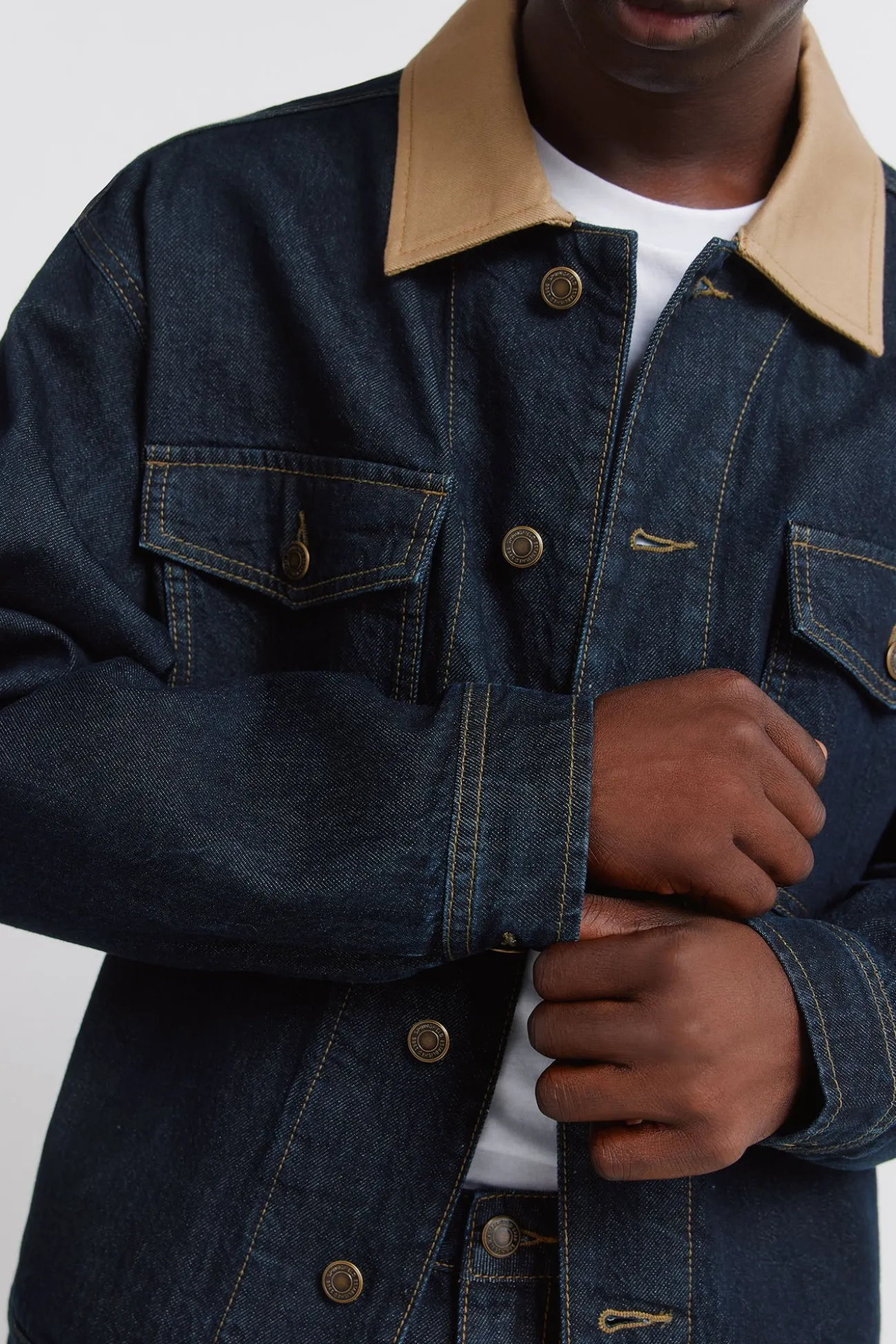 Veste en jean oversize avec col contrasté