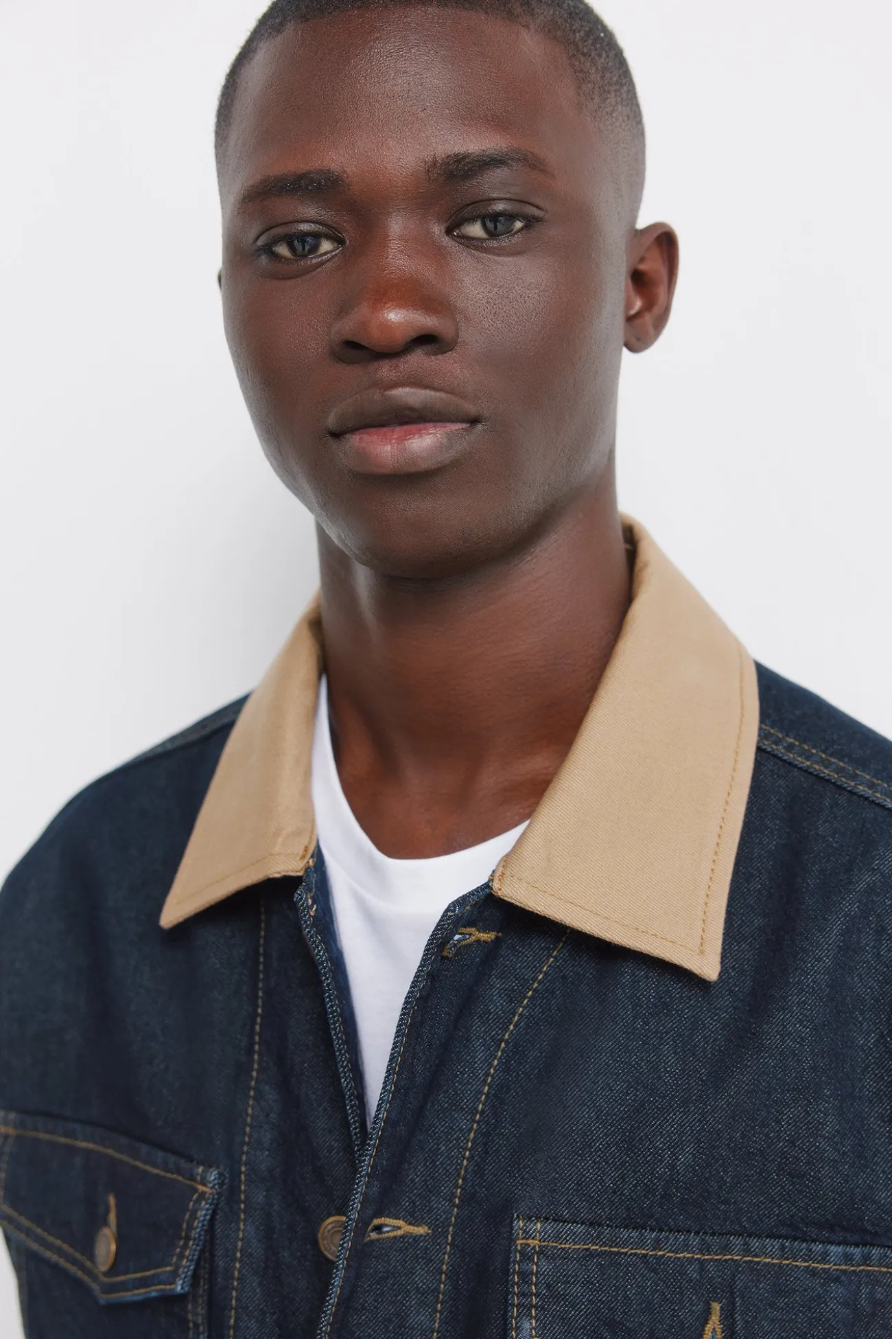 Veste en jean oversize avec col contrasté