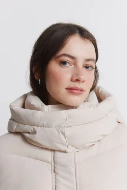 Veste matelass&eacute;e avec capuche